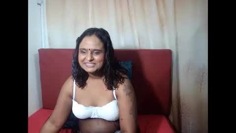 Snapshot of indian_sunshine chatting on April 27, 6:00 am indian_sunshine online show from April 27, 6:00 am