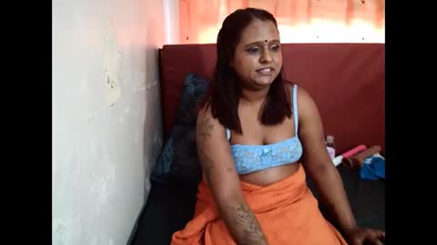 Snapshot of indian_sunshine chatting on May 29, 7:17 am indian_sunshine online show from May 29, 7:17 am