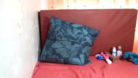 Snapshot of indian_sunshine chatting on June 18, 5:51 am indian_sunshine online show from June 18, 5:51 am