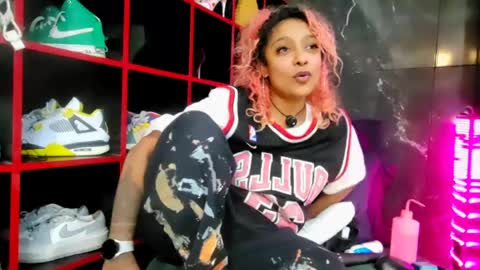 Nikki online show from May 15, 5:47 am