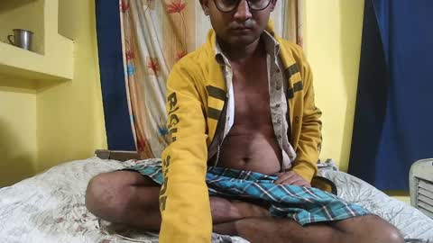 Snapshot of indiancumking chatting on December 4, 12:41 am inindiancumking online show from December 4, 12:41 am