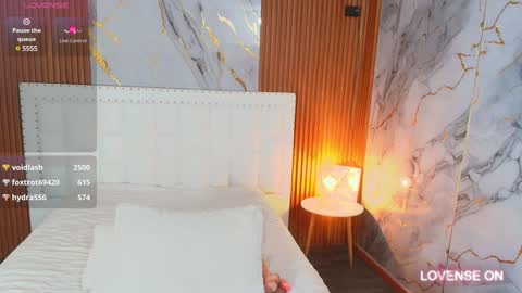 LITTLE AINHOA  online show from December 12, 9:04 pm