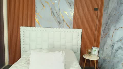 LITTLE AINHOA  online show from December 18, 3:37 am