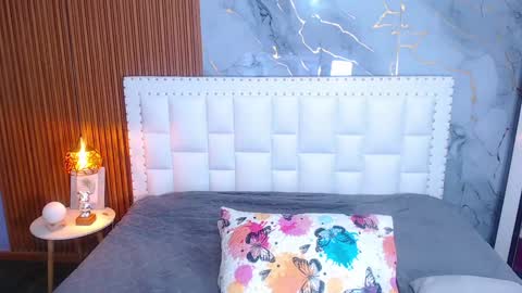 LITTLE AINHOA  online show from January 18, 7:48 pm