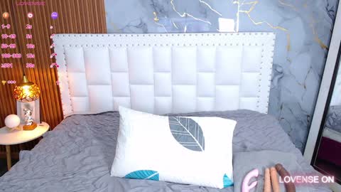 LITTLE AINHOA  online show from January 23, 7:40 pm