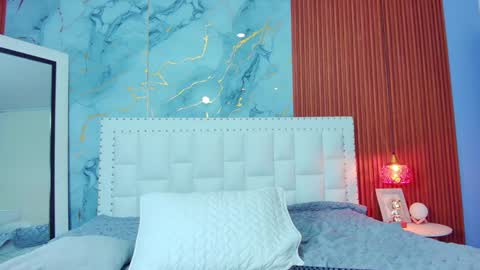 LITTLE AINHOA  online show from January 28, 7:10 pm