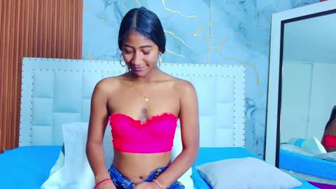 LITTLE AINHOA  online show from February 1, 7:34 pm