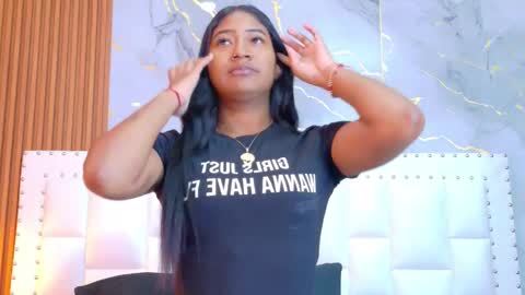 LITTLE AINHOA  online show from February 21, 7:15 pm