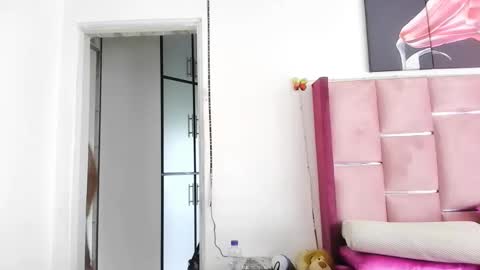 Snapshot of indiandelia chatting on February 1, 9:43 am indiandelia online show from February 1, 9:43 am