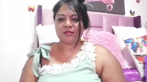 Snapshot of indiandelia chatting on February 6, 5:30 pm indiandelia online show from February 6, 5:30 pm