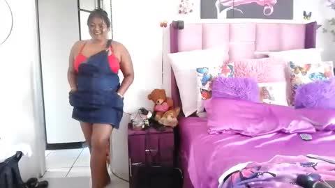 Snapshot of indiandelia chatting on March 8, 3:24 pm indiandelia online show from March 8, 3:24 pm