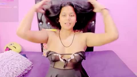 PARADISEQUEEN online show from January 3, 10:20 am