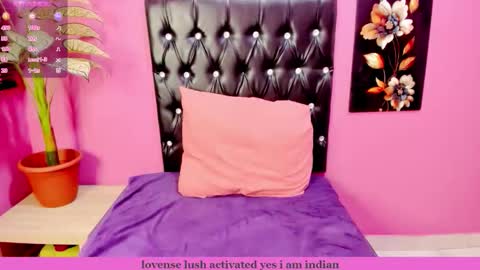 PARADISEQUEEN online show from April 22, 7:33 am