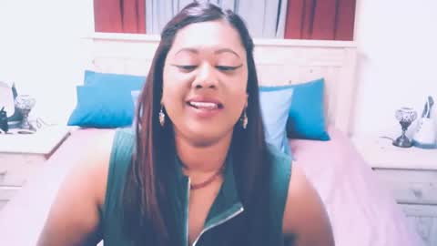 Snapshot of indianlust69 chatting on September 27, 9:53 pm Amy online show from September 27, 9:53 pm