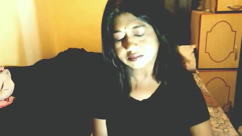 indianpleasures21 online show from March 27, 7:47 am