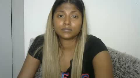 indianqtpie6 online show from September 12, 6:19 pm