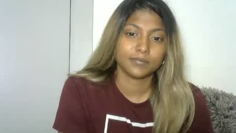 indianqtpie6 online show from October 19, 6:08 pm