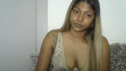 indianqtpie6 online show from November 3, 6:09 pm