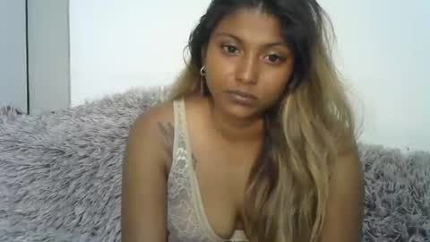 indianqtpie6 online show from November 12, 6:30 pm