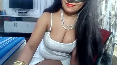 Snapshot of indianrads9 chatting on January 5, 6:56 am Radha online show from January 5, 6:56 am