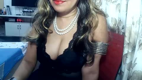 Snapshot of indianrads9 chatting on January 25, 5:51 pm Radha online show from January 25, 5:51 pm