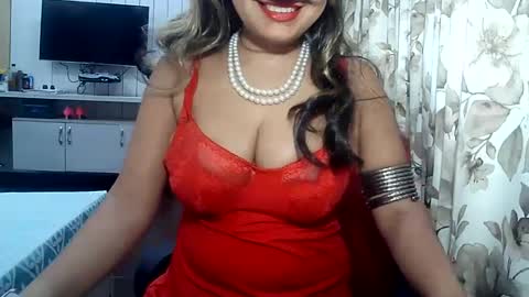 Snapshot of indianrads9 chatting on February 4, 1:27 pm Radha online show from February 4, 1:27 pm