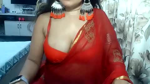 Snapshot of indianrads9 chatting on February 4, 6:06 pm Radha online show from February 4, 6:06 pm