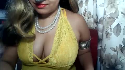 Snapshot of indianrads9 chatting on February 27, 7:12 am Radha online show from February 27, 7:12 am