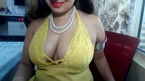 Snapshot of indianrads9 chatting on March 6, 6:52 am Radha online show from March 6, 6:52 am