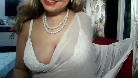 Snapshot of indianrads9 chatting on March 9, 5:39 pm Radha online show from March 9, 5:39 pm