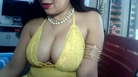 Snapshot of indianrads9 chatting on December 4, 8:23 am Radha online show from December 4, 8:23 am