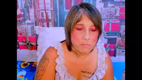 Snapshot of indianroxy27 chatting on December 3, 6:39 pm indianroxy27 online show from December 3, 6:39 pm