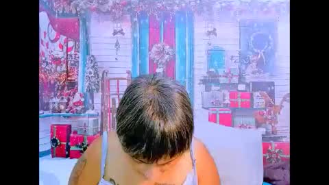 Snapshot of indianroxy27 chatting on December 14, 9:25 am indianroxy27 online show from December 14, 9:25 am