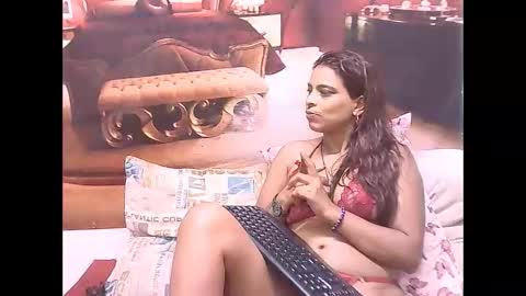 indiansexyass4u2luv online show from January 14, 12:43 am