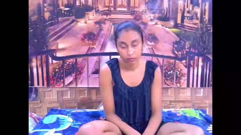 indiansexybutt4u2luv online show from April 23, 12:29 pm