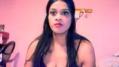 Snapshot of indiansexyy21 chatting on June 8, 2:39 pm indiansexyy21 online show from June 8, 2:39 pm