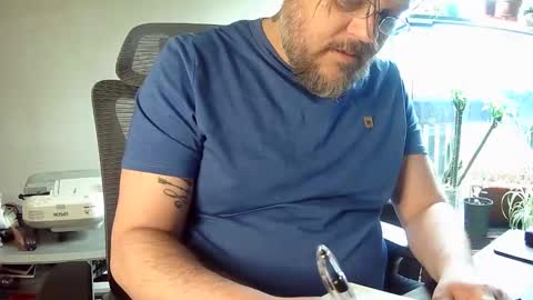 BroLOU online show from April 22, 2:18 pm