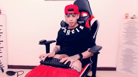 Snapshot of indomitablebeast chatting on May 27, 1:57 am matias online show from May 27, 1:57 am