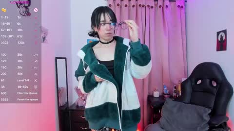 Snapshot of indra_cam chatting on March 5, 2:57 am Diana online show from March 5, 2:57 am