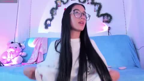 Luna  online show from December 31, 2:40 am