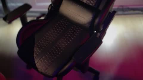 ineeedyoutoday online show from January 11, 11:59 am