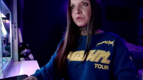 InesDesire online show from January 7, 6:35 pm