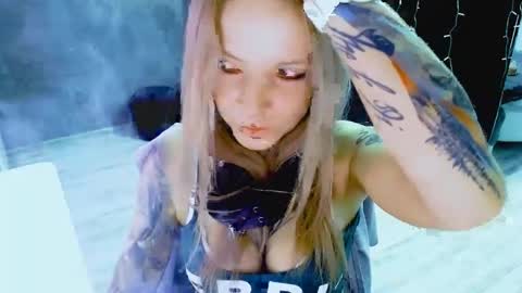 InesDesire online show from October 1, 7:25 am