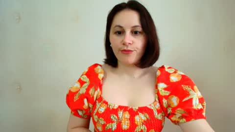 Snapshot of inessa_beauty chatting on May 7, 9:36 am Inessa online show from May 7, 9:36 am