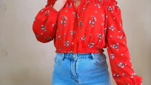 Snapshot of inessa_beauty chatting on May 19, 2:23 pm Inessa online show from May 19, 2:23 pm