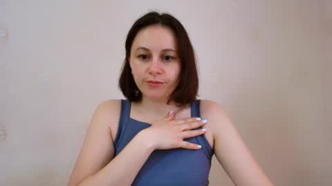 Snapshot of inessa_beauty chatting on May 25, 3:45 am Inessa online show from May 25, 3:45 am