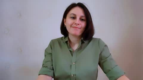 Snapshot of inessa_beauty chatting on June 2, 8:49 am Inessa online show from June 2, 8:49 am
