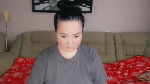 Snapshot of infinity_loveliness chatting on December 2, 5:59 am Infinity online show from December 2, 5:59 am