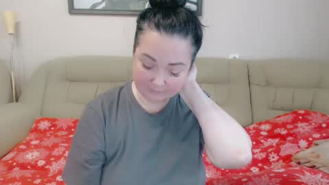 Snapshot of infinity_loveliness chatting on December 2, 9:02 am Infinity online show from December 2, 9:02 am