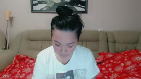 Snapshot of infinity_loveliness chatting on December 3, 11:22 am Infinity online show from December 3, 11:22 am